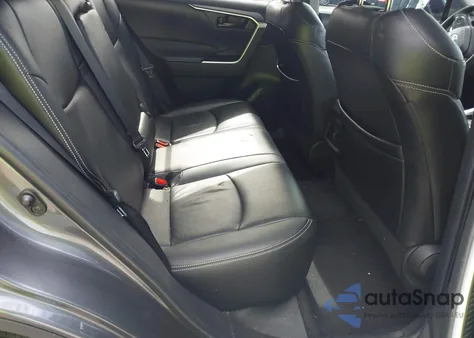 2022 Toyota Rav4 Le z USA, uszkodzony, nr VIN 2T3H1RFV2NW205782